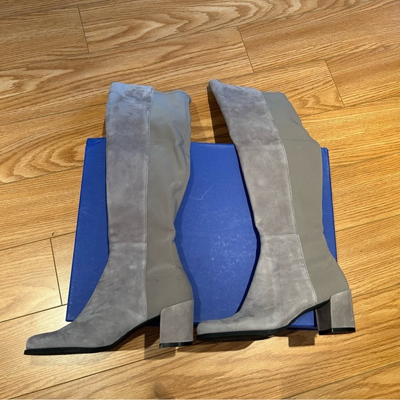 Size 35.5 Stuart Weitzman Boots - Picture 2 of 4